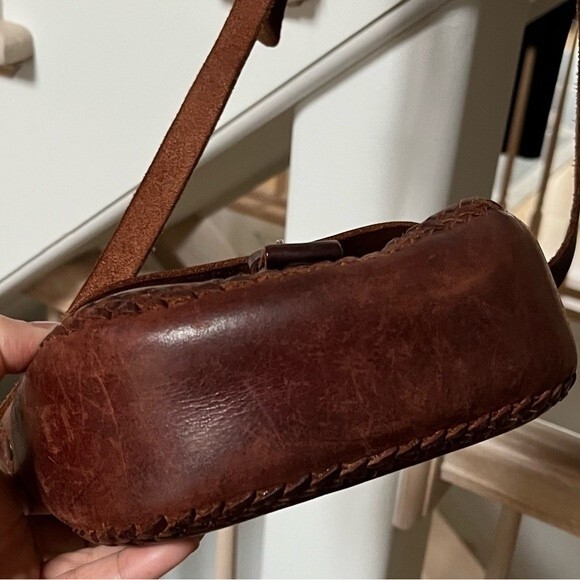 Handmade Vintage Tooled And Woven Leather Crossbody Bag in Deep Rich Brown - Picture 9 of 13